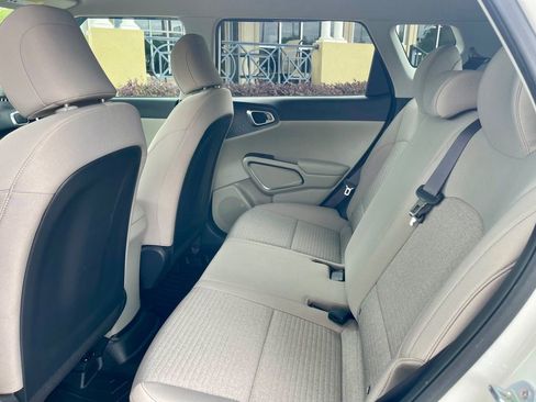 Used 2021 Kia Soul S FWD image 11