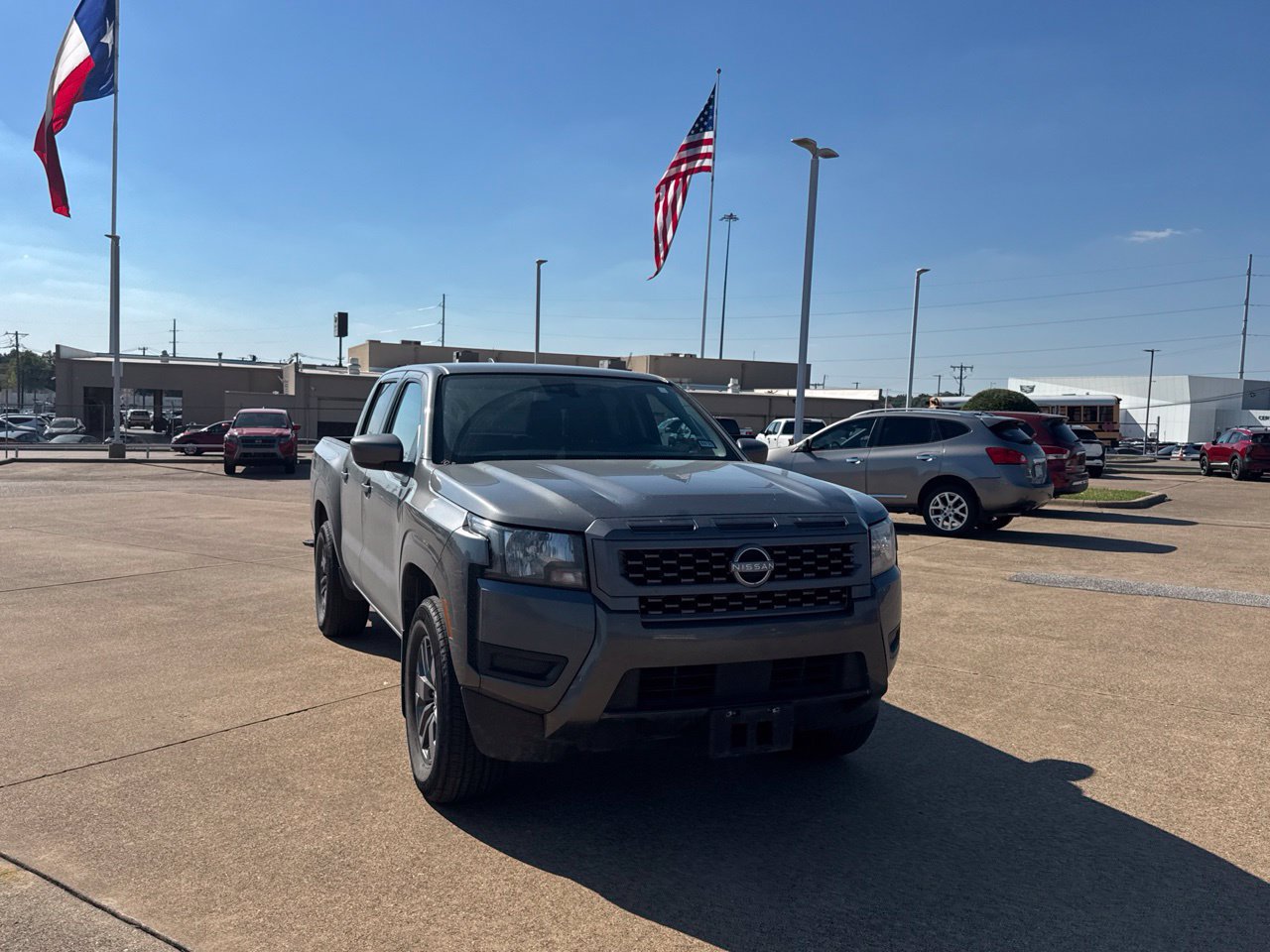 Used 2025 Nissan Frontier SV RWD image 4