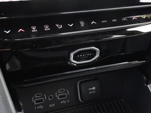 New 2026 Jeep Grand Cherokee Altitude AWD/4WD image 21