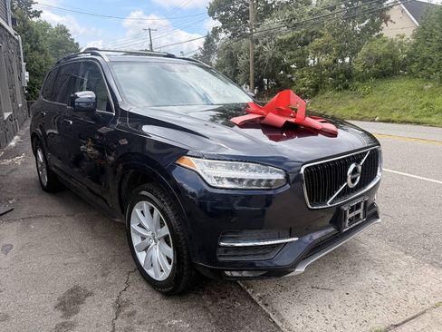 Used 2016 Volvo XC90 T6 Momentum w/ Momentum Plus Package AWD/4WD image 4