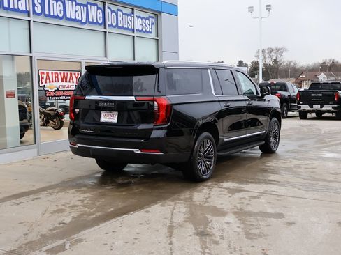 New 2025 GMC Yukon XL Elevation w/ LPO, Elevation Black Package image 3