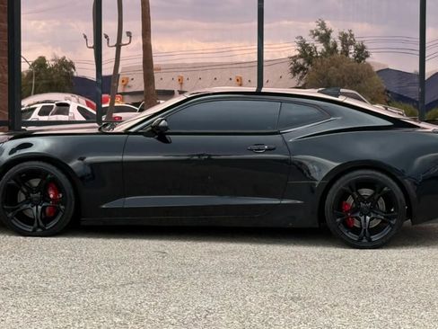 Used 2016 Chevrolet Camaro SS RWD image 4