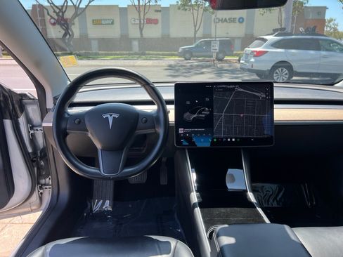 Used 2018 Tesla Model 3 Long Range AWD/4WD image 16