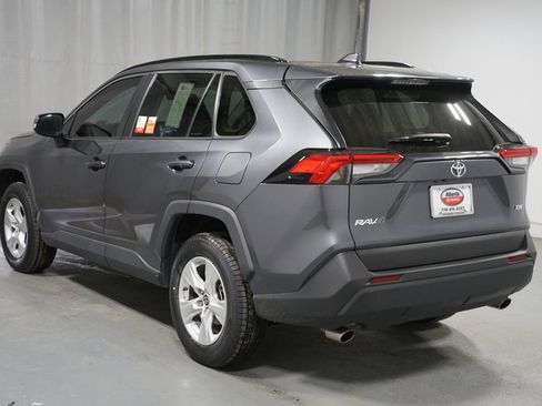 Used 2021 Toyota RAV4 XLE w/ Convenience Package image 6