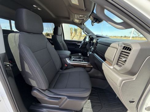 Used 2025 GMC Sierra 1500 Elevation w/ Preferred Package image 32