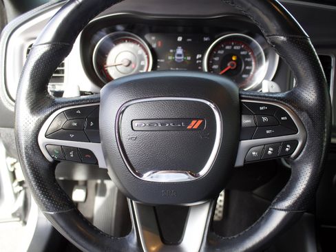 Used 2019 Dodge Charger Scat Pack w/ Dynamics Package RWD image 15