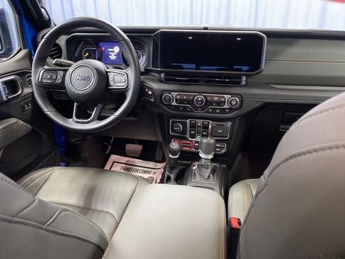 Certified 2024 Jeep Gladiator Mojave image 43