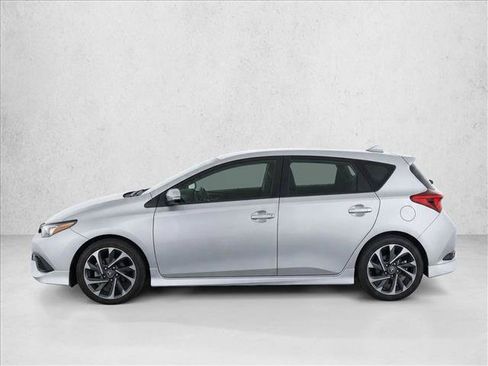 Used 2017 Toyota Corolla iM FWD image 4