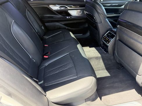 Used 2019 BMW 750i w/ Executive Package RWD image 16