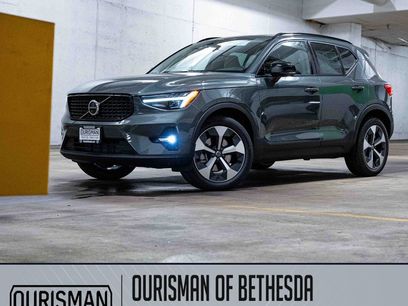 New 2026 Volvo XC40 B4 Plus w/ Protection Package Premier