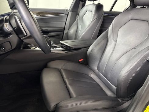 Used 2018 BMW 530e image 11