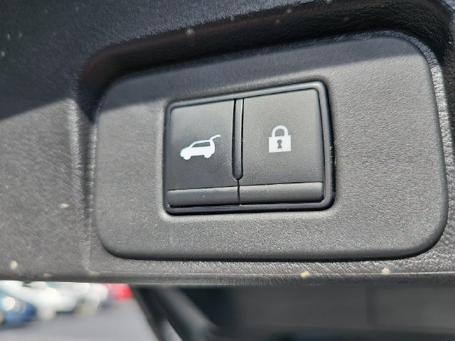 Used 2024 Nissan Rogue SV FWD image 15