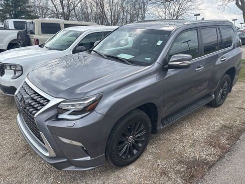 Used 2023 Lexus GX 460 Premium w/ Accessory Package image 2