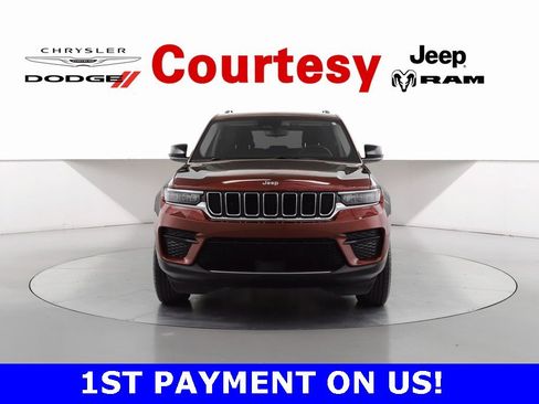 Certified 2023 Jeep Grand Cherokee Laredo w/ Luxury Tech Group I image 10