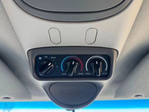 Used 2003 Ford Excursion XLT image 36