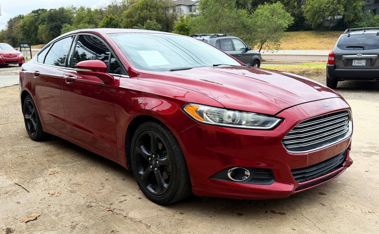 Used 2016 Ford Fusion SE FWD image 1