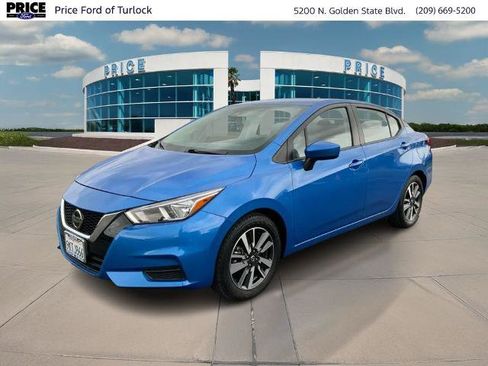 Used 2022 Nissan Versa SV image 1