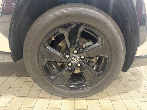 Used 2019 Toyota RAV4 XSE w/ XSE Weather Package AWD/4WD image 5