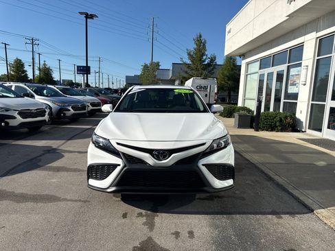 Used 2023 Toyota Camry SE w/ Convenience Package FWD image 8