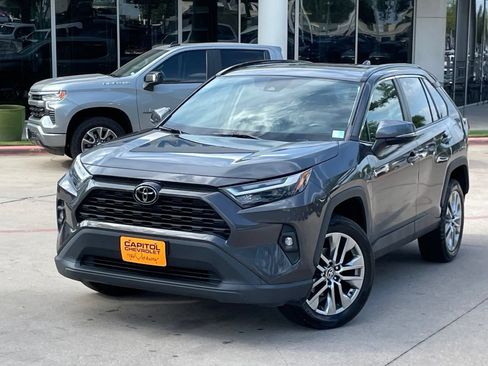 Used 2023 Toyota RAV4 XLE Premium FWD image 10