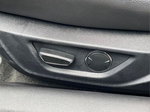 Used 2018 Ford Mustang GT Premium RWD image 19