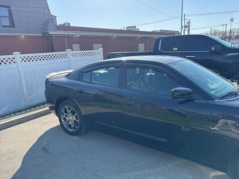 Used 2017 Dodge Charger SXT w/ AWD Plus Group image 4