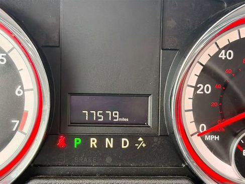 Used 2017 Dodge Grand Caravan SE image 12