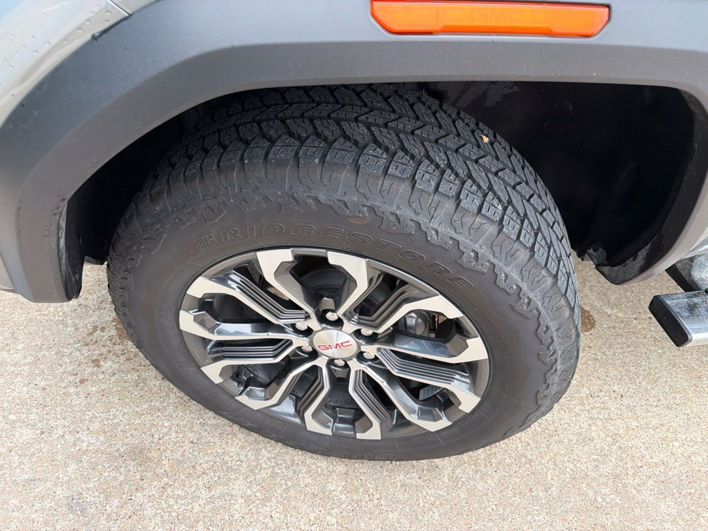 Used 2025 GMC Canyon Denali AWD/4WD image 5