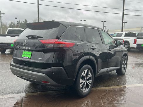 Used 2023 Nissan Rogue SV image 6