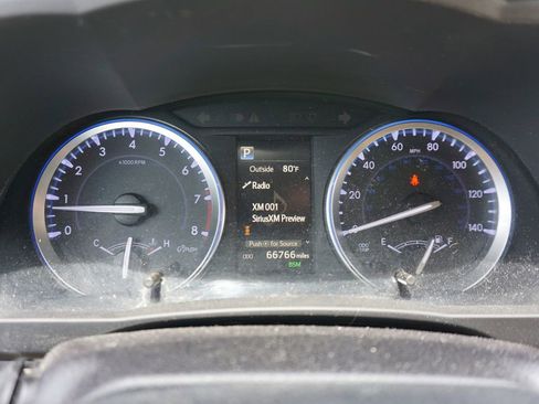 Used 2019 Toyota Highlander XLE FWD image 7