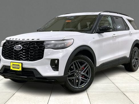 New 2026 Ford Explorer ST-Line w/ ST-Line Street Pack AWD/4WD image 2
