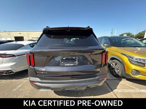 Certified 2025 Kia Sorento SX Prestige w/ Olive Brown Leather Package AWD/4WD image 13