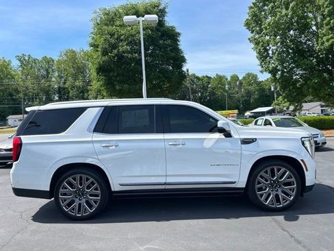 Used 2025 GMC Yukon Denali Ultimate AWD/4WD image 5
