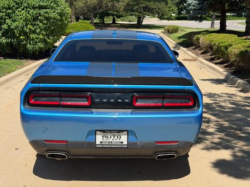Used 2019 Dodge Challenger SXT w/ Blacktop Package RWD image 6