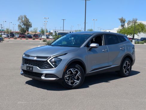 Used 2025 Kia Sportage LX image 32