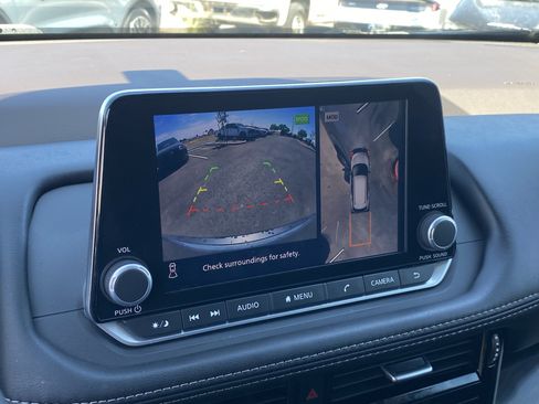 Used 2023 Nissan Rogue SL FWD image 24