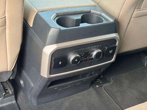 Used 2024 Ford Expedition Limited image 16