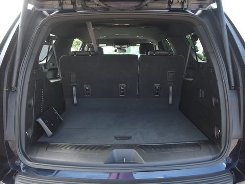 Used 2023 Chevrolet Suburban LT AWD/4WD image 18