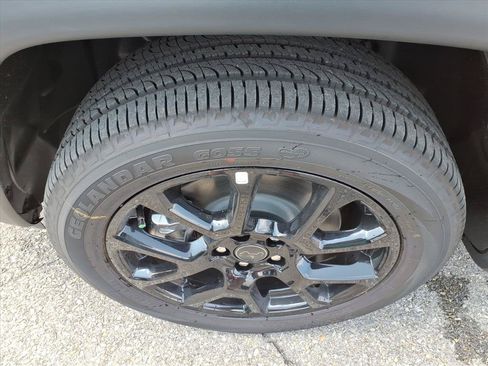 New 2026 Jeep Compass Latitude AWD/4WD image 10