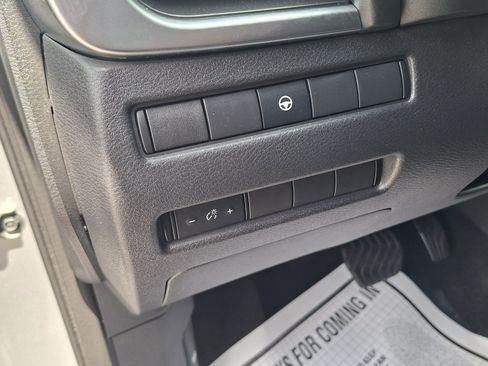 Certified 2021 Nissan Rogue SV FWD image 10