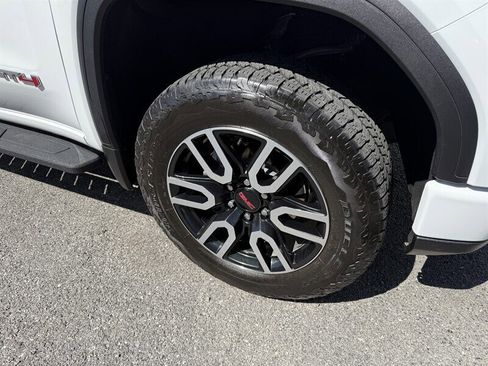 Used 2024 GMC Sierra 1500 AT4 w/ Technology Package image 14