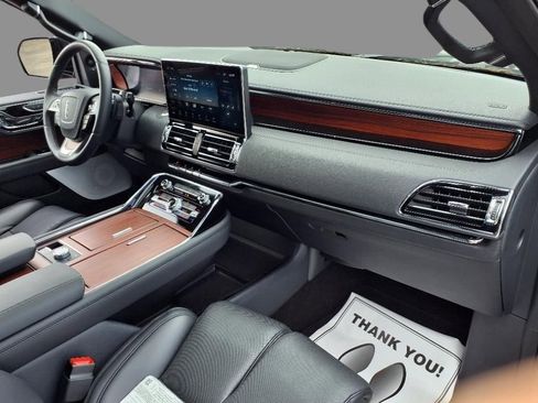 Used 2024 Lincoln Navigator L Reserve image 16