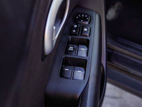 Used 2016 Kia Soul Base image 20