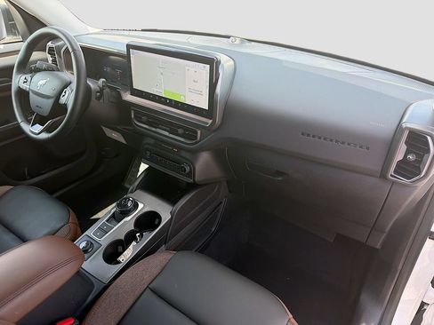Used 2025 Ford Bronco Sport Outer Banks w/ Outer Banks Tech Package+ AWD/4WD image 32