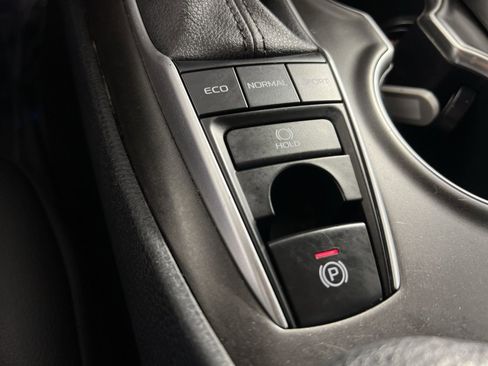 Used 2024 Toyota Camry XLE image 32