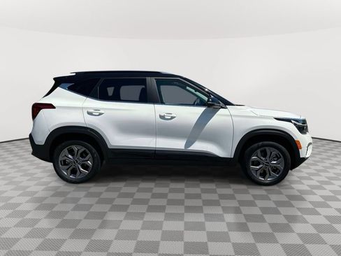 Used 2024 Kia Seltos S AWD/4WD image 2