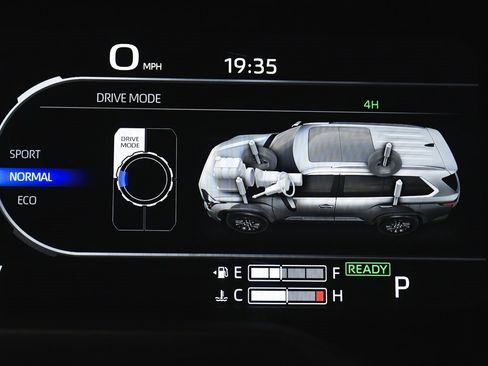 Used 2024 Toyota Sequoia Platinum image 37