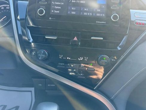 Used 2023 Toyota Camry SE image 12