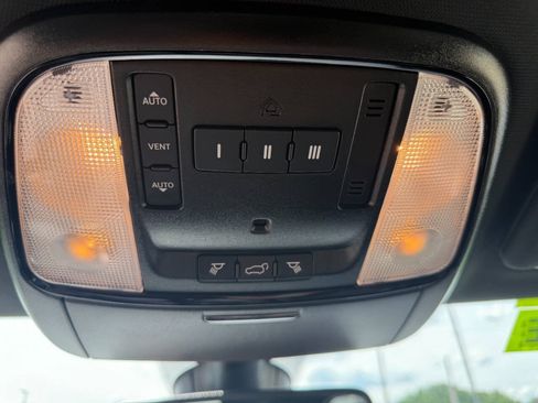 Used 2021 Dodge Durango R/T AWD/4WD image 24