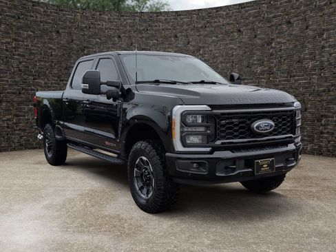 Used 2023 Ford F250 Lariat w/ Lariat Ultimate Package AWD/4WD image 2